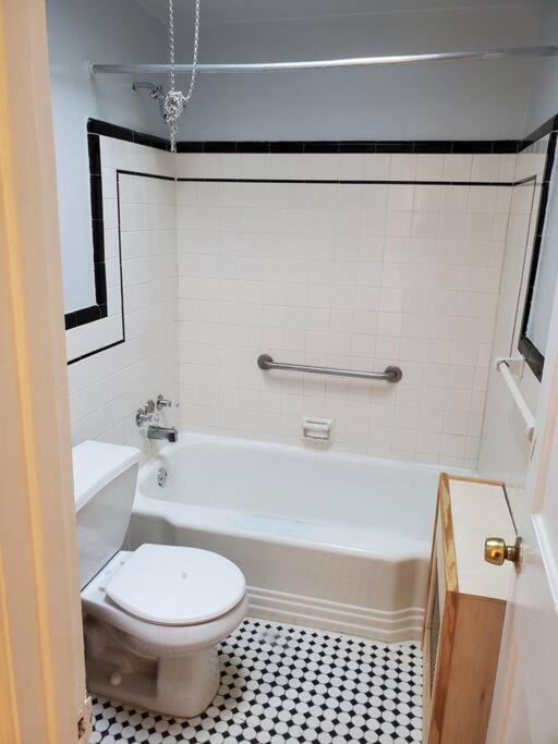 Cozy 2-bedroom * Philadelphia